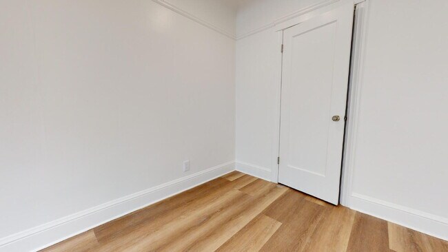 Foto del edificio - Spacious Single Family Home in Outer Mission 3BD/2BR WITH PARKING