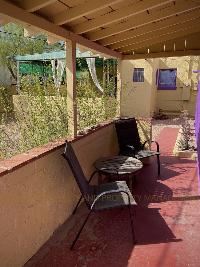 Foto del edificio - 2216 E 6th St