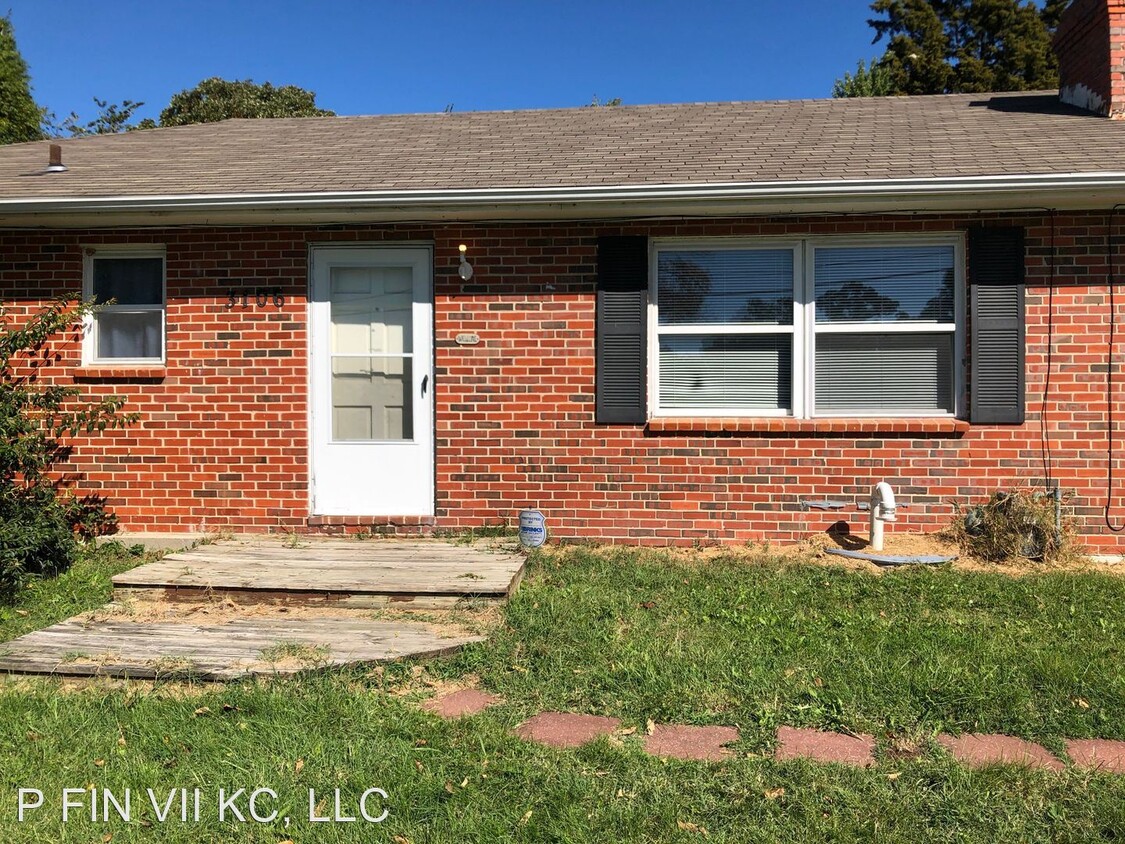 Primary Photo - 4 br, 2 bath House - 3106 E 94th St