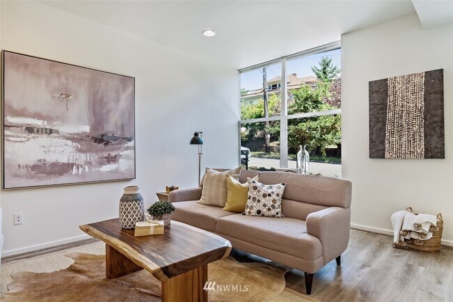 Foto del edificio - 4107 3rd Ave NW