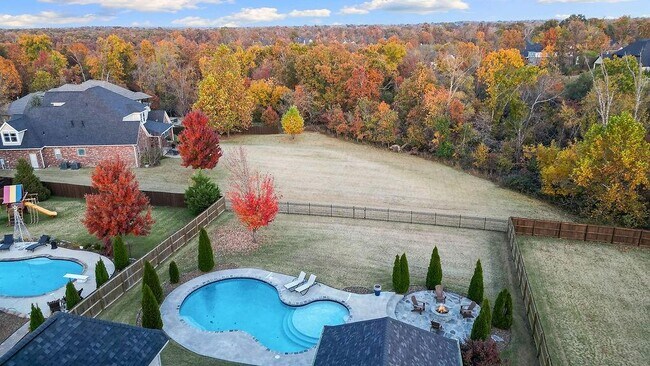 Foto del edificio - 504 NE Green Creek Rd