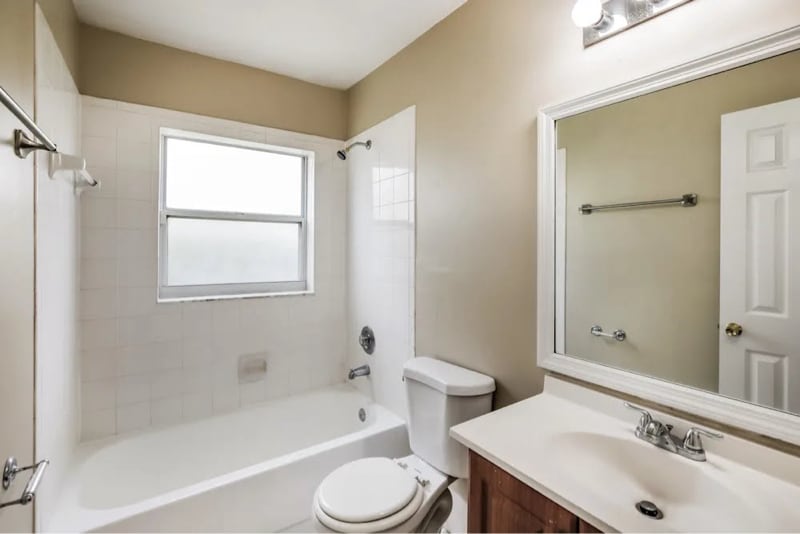 Photo - 210 NW 187th Ave (Pembroke Pines, FL)