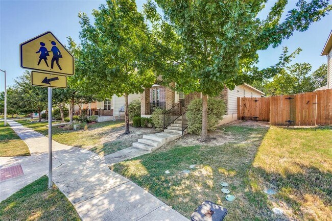 Foto del edificio - 456 S Brook Dr