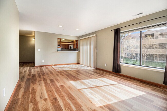 Foto del edificio - 225 Briarcrest Dr