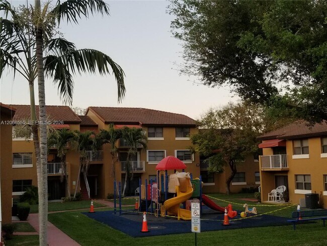 Foto del edificio - 15620 SW 80th St