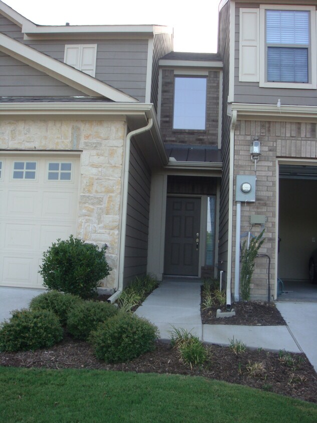 Foto principal - 7905 Wendy Ln