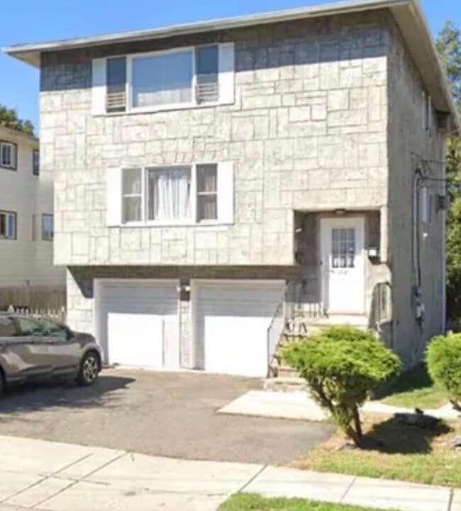 Building Photo - 354 Highland Ave