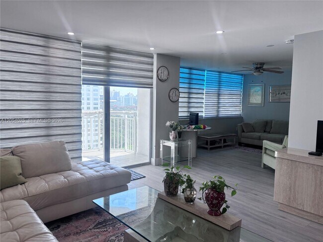 Foto del edificio - 18061 Biscayne Blvd