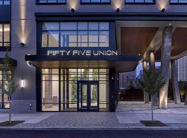 Foto del edificio - 28 McWhorter St