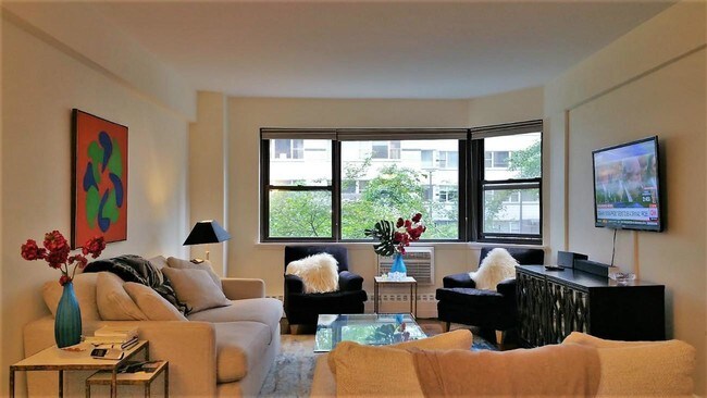 Foto del edificio - 219 E 69th St