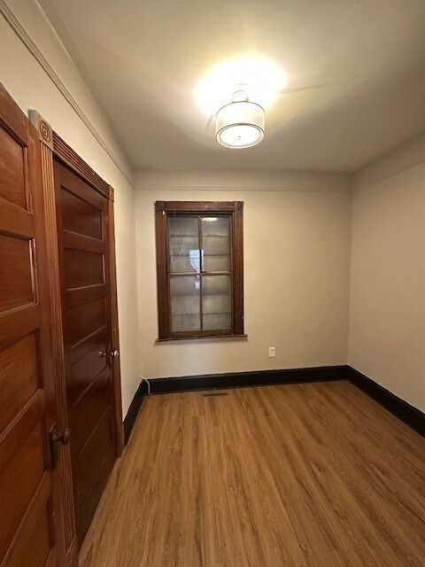 Foto del edificio - 945 Broadway