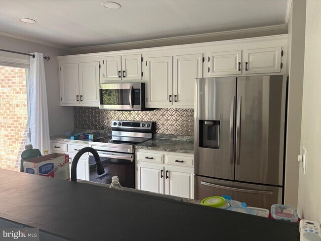 Foto del edificio - 24700 Deepwater Point Dr