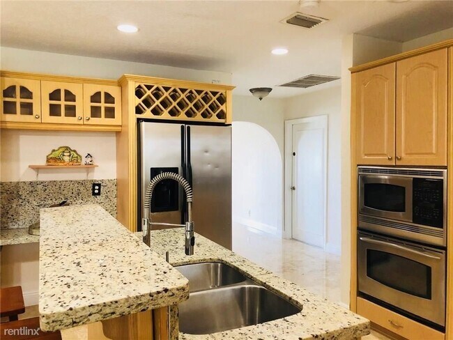 Foto del edificio - 3 br, 2 bath House - 2 Burning Tree Ln