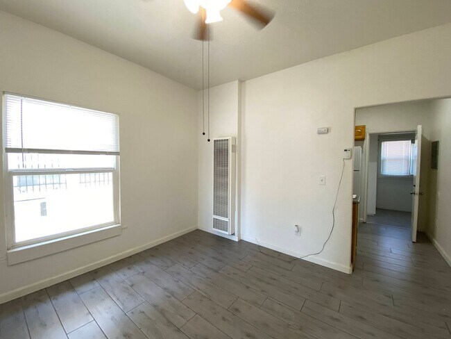 Foto del edificio - One Bedroom Apartment in Downtown Stockton