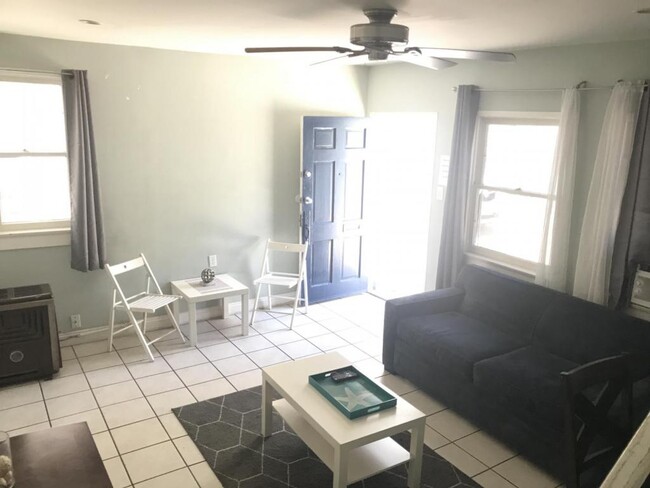 Building Photo - 1033 1/2 E 2nd St. Long Beach, CA 90802