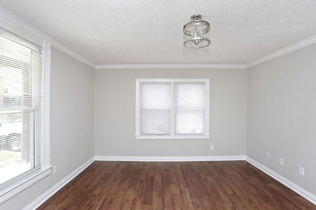 Building Photo - 337 Grosvenor Ave