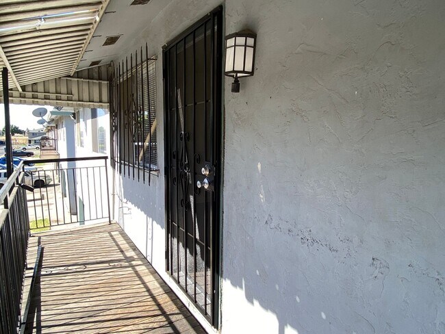 Foto del edificio - Spacious Two Bedroom Condo