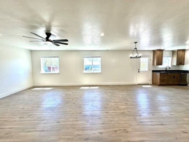 Building Photo - 5955 W 14400 N