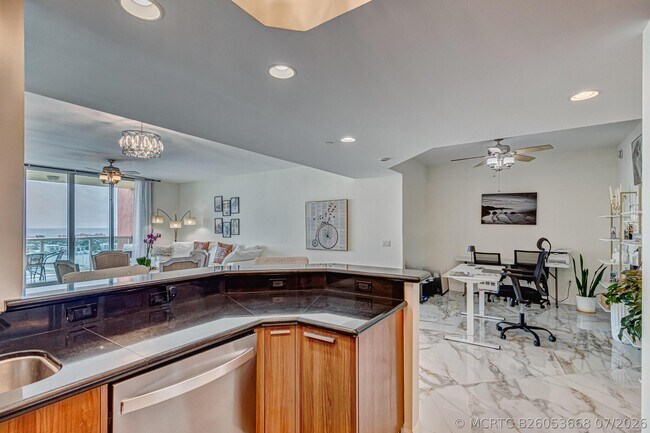 Foto del edificio - 2640 Lake Shore Dr