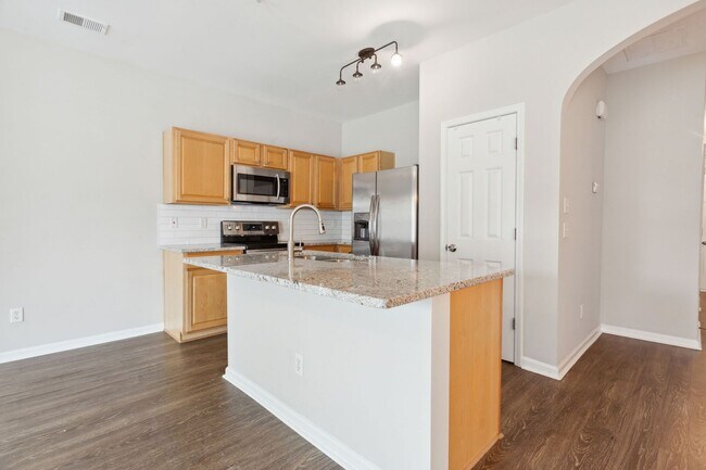 Foto del edificio - Azalea Circle Charmer – Walkable, Stylish & Move-In Ready