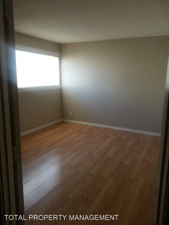 Building Photo - 2 br, 2 bath House - 2254 E. Desert Inn Rd.