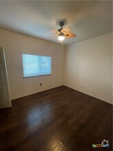 Building Photo - 101 Red Oak Ct