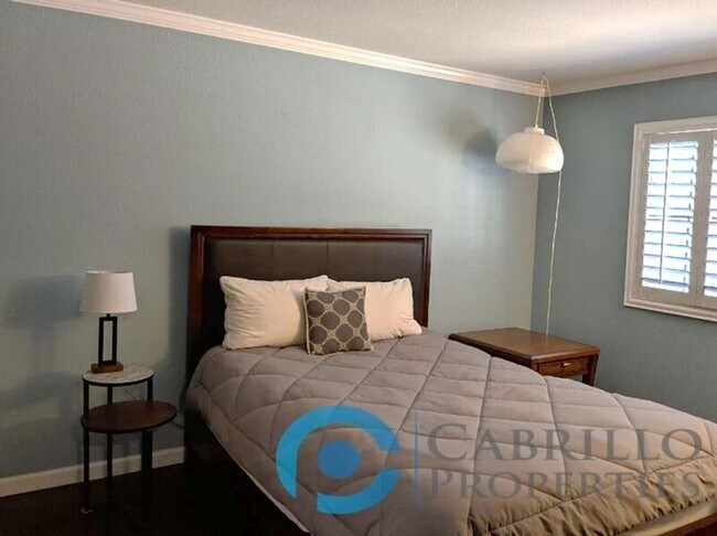 Foto del edificio - 2828 Famosa Blvd