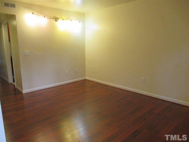 Building Photo - 107 Cooper Glen Pl