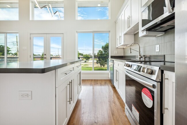 Kitchen island for additional storage - 428 W Solidelle St