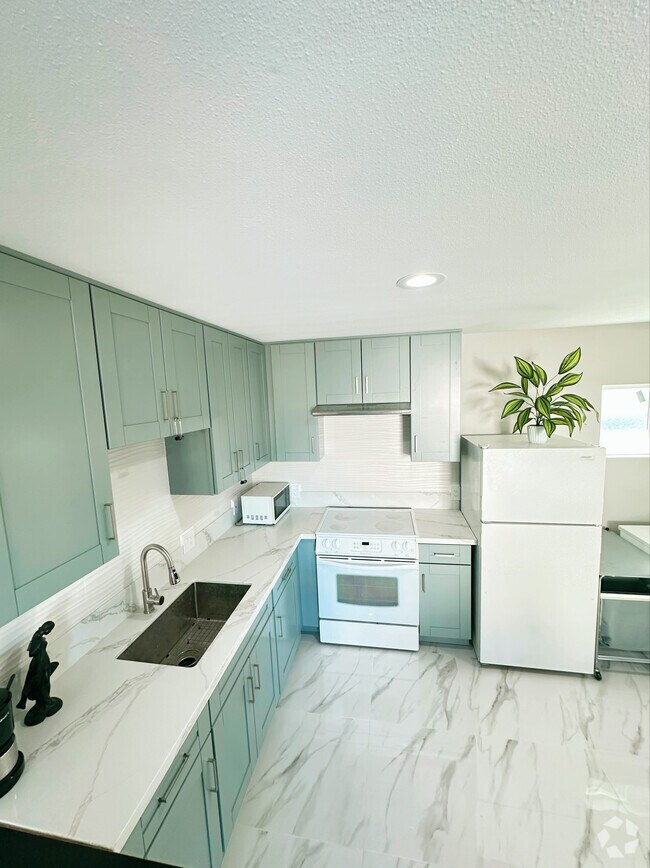 Building Photo - 10243 Westonhill Dr