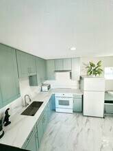 Building Photo - 10243 Westonhill Dr