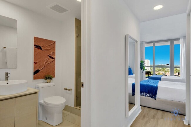 Foto del edificio - 2602 E Hallandale Beach Blvd