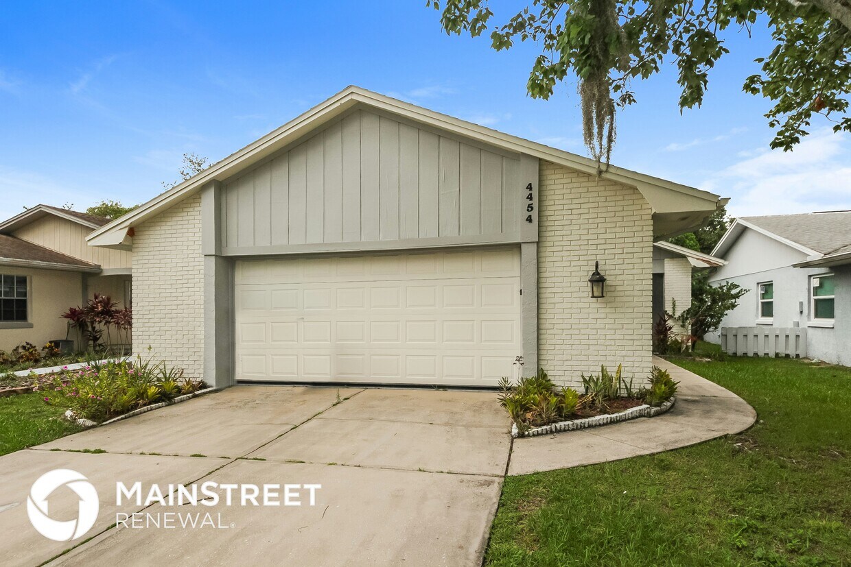 Foto principal - 4454 Sandhurst Dr