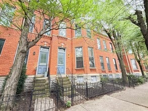 Building Photo - 822 Scott St