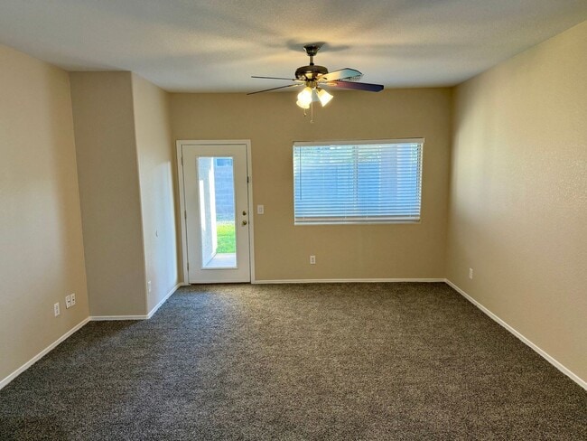 Building Photo - 3 Bedroom | 2 Bath - San Tan Ranch Single Level Home