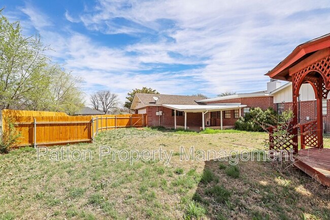 Foto del edificio - 21 Edgewood Ln