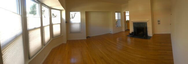 Building Photo - 352 Palm Ave