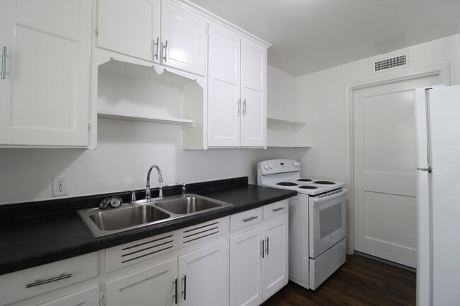 Building Photo - 1 Bedroom 1 Bath Duplex in Navy Hill Area in Olathe