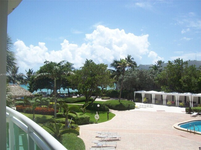 Foto del edificio - 3001 S Ocean Dr