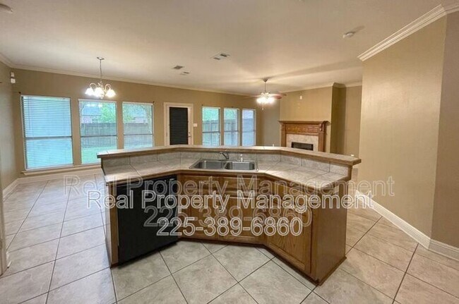 Foto del edificio - 12328 Dutchtown Villa Dr