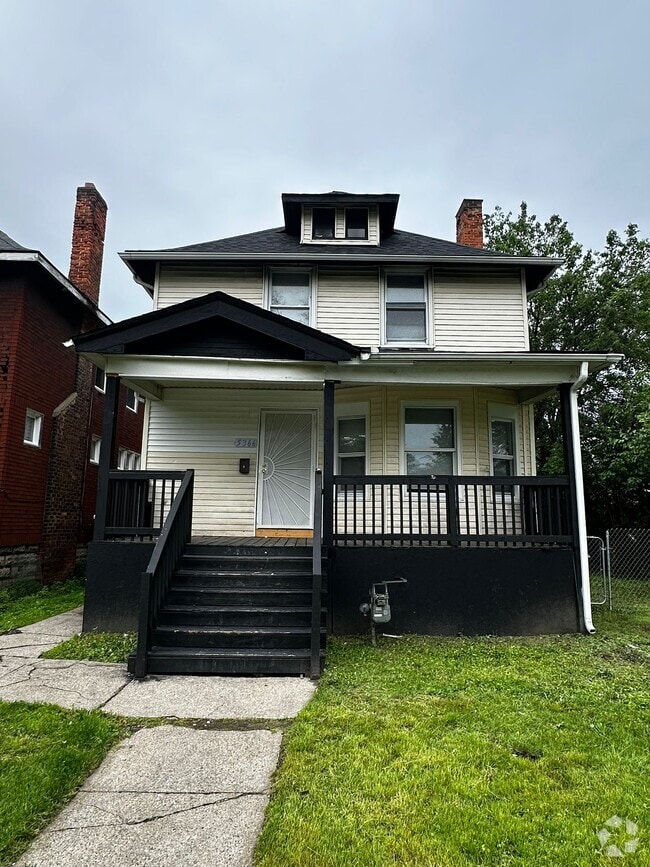 Building Photo - 5366 Seneca St