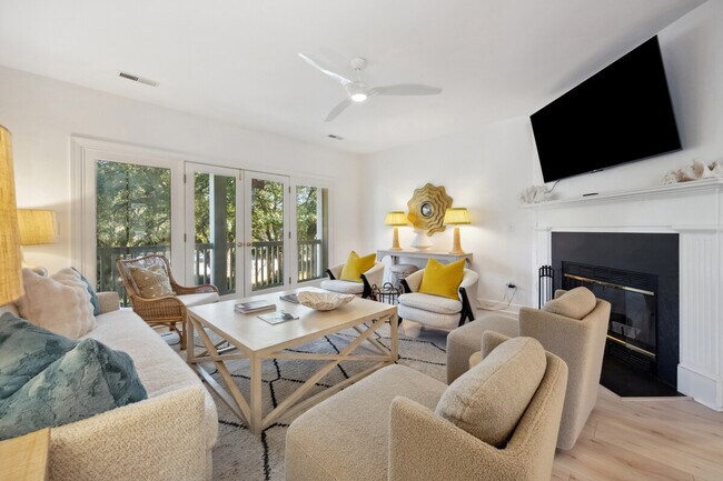 Foto del edificio - 723 Bonnyneck Dr