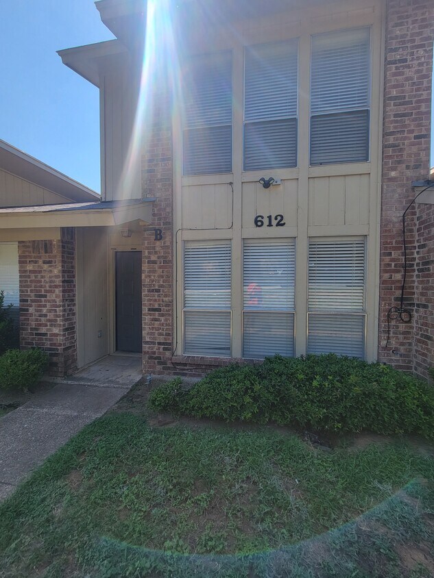 Foto principal - 612 Lillard Rd