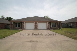 Building Photo - 4204 Elms Run Cir