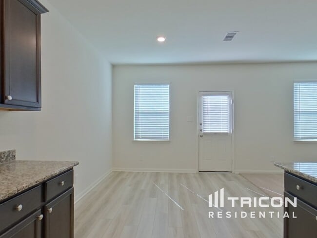 Building Photo - 23084 Shakespeare Dr