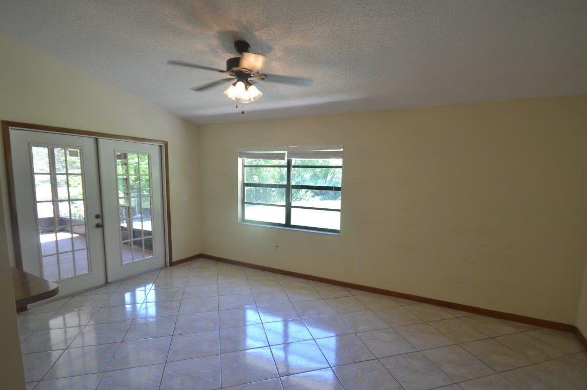 Building Photo - 2663 Bentley Dr