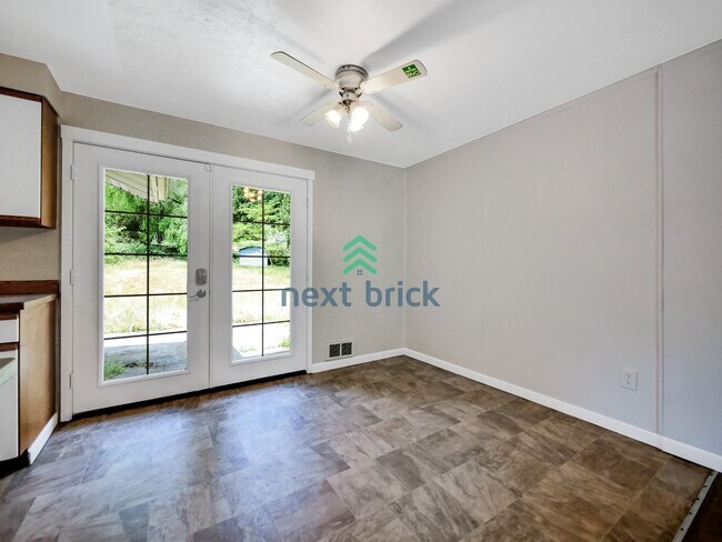 Building Photo - 3 BED & 2 BATH SINGLE FAMILY HOUSE FOR RENT