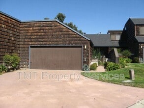 Building Photo - 1516 Oakridge Park Rd