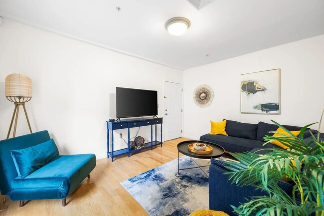 Building Photo - 49 Cedar St