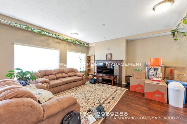 Building Photo - Amazing 7 Bedroom South Jordan Home